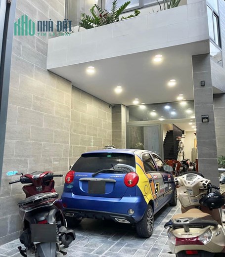 BIỆT THỰ MINI - XE HƠI NGỦ NHÀ -76m2 - SỔ NỞ HẬU - SÁT MT ĐƯỜNG NGUYÊN HỒNG.