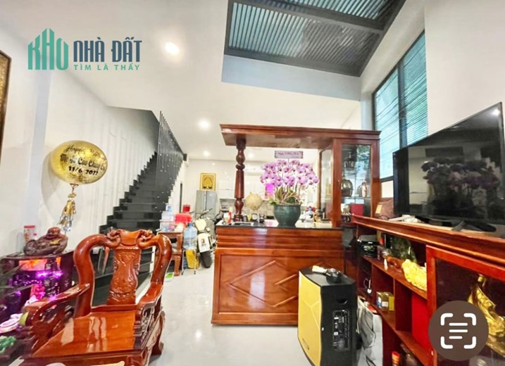 BIỆT THỰ MINI - XE HƠI NGỦ NHÀ -76m2 - SỔ NỞ HẬU - SÁT MT ĐƯỜNG NGUYÊN HỒNG.