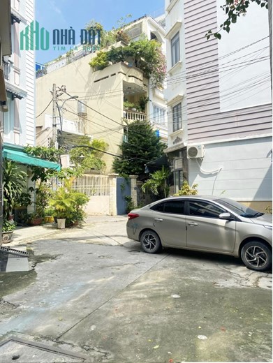 BIỆT THỰ MINI - XE HƠI NGỦ NHÀ -76m2 - SỔ NỞ HẬU - SÁT MT ĐƯỜNG NGUYÊN HỒNG.