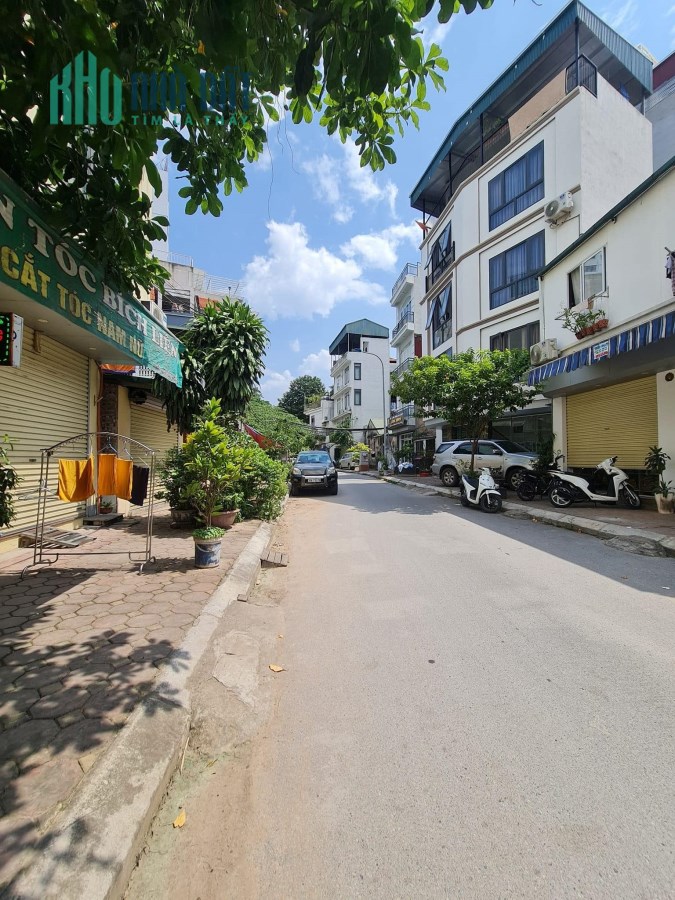 O9 Z6 Z8 5559  Bán nhà mặt phố Đồng Cổ. DT 340m², 5 tầng, MT 10.2m, giá 63 Tỷ