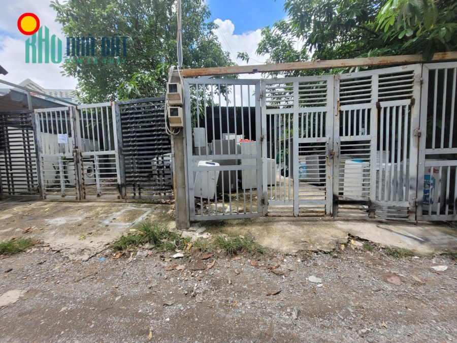 Bán nhà Linh Xuân, Thủ Đức, DT: 10mx22m, đường ôtô, giá hơn 4 tỷ.