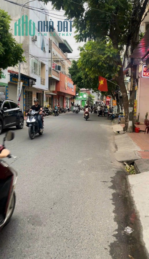 Bán nhanh căn nhà mặt đường Khúc Thừa Dụ 1 - Vĩnh Niệm kinh doanh tất cả các loại mặt hàng