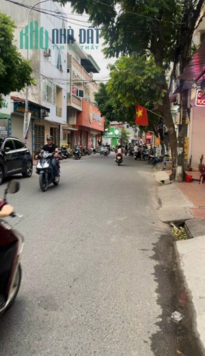 Bán nhanh căn nhà mặt đường Khúc Thừa Dụ 1 - Vĩnh Niệm kinh doanh tất cả các loại mặt hàng