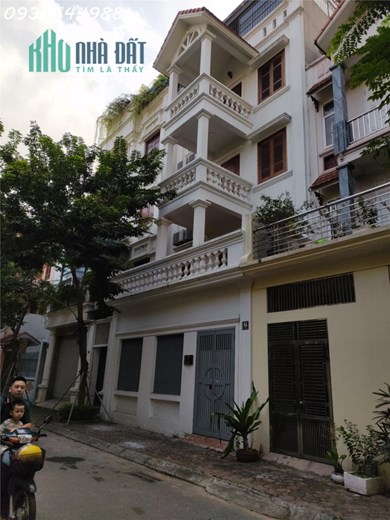 BÁN BIỆT THỰ SÀI ĐỒNG, 26 TỶ, VỊ TRÍ ĐẮC ĐỊA, VIEW CÔNG VIÊN