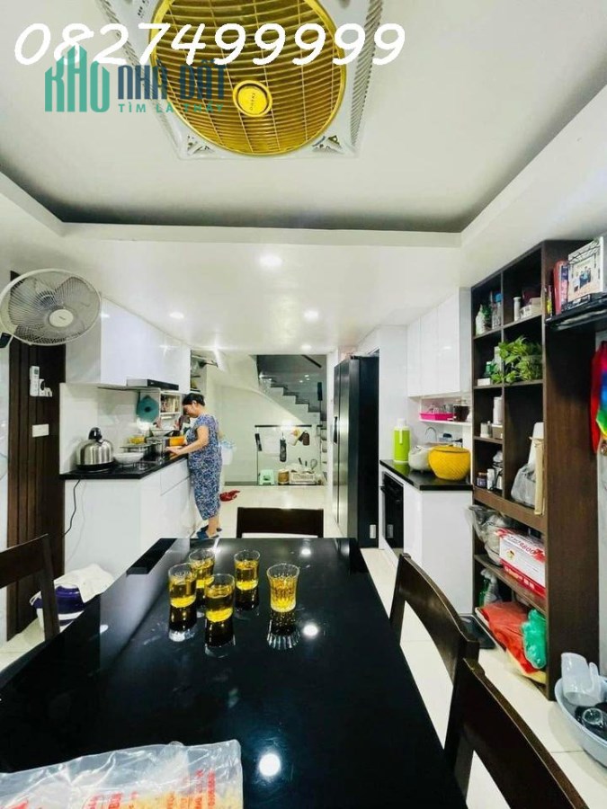 Phải nhanh mới kịp! Khu vực gần Hoàng Cầu, 4PN, DT 52m2*4T giá 5,05 tỷ