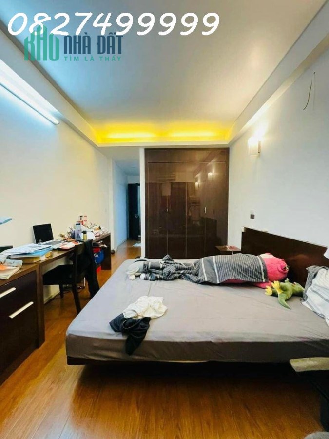 Phải nhanh mới kịp! Khu vực gần Hoàng Cầu, 4PN, DT 52m2*4T giá 5,05 tỷ