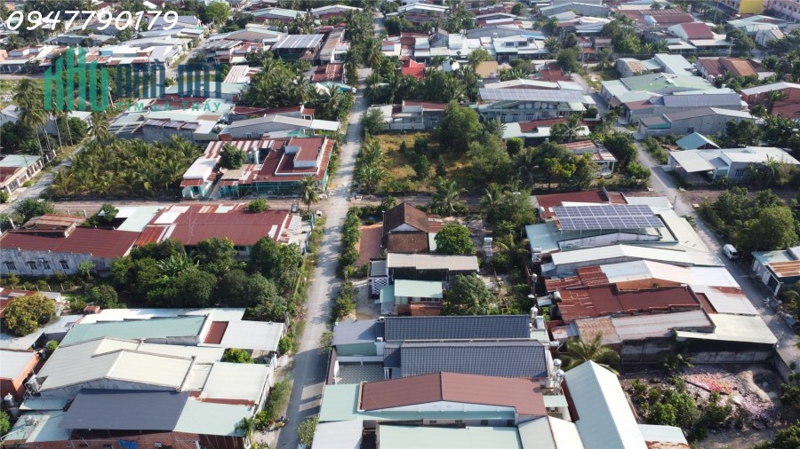 Nhà đẹp, giá hấp dẫn: 3 phòng ngủ sát đường Trường Chinh