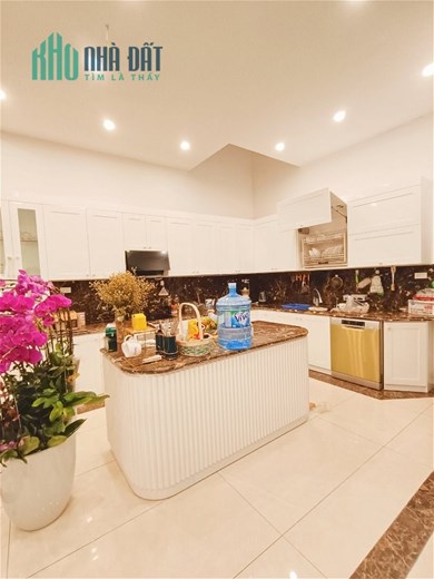 Bán Nhà Phố Âu Cơ Quận Tây Hồ. 85m Mặt Tiền 7m Nhỉnh 15 Tỷ. Cam Kết Ảnh Thật Mô Tả Chính Xác. Chủ