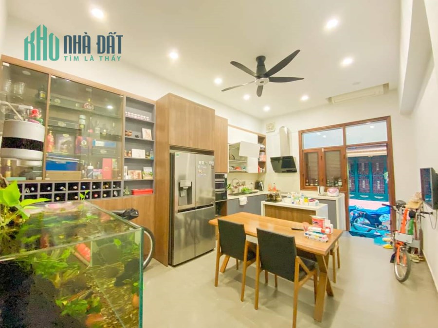 PHÂN LÔ CÁN BỘ - PHỐ TÔN ĐỨC THẮNG - THÔNG PHONG  - Ô TÔ TRÁNH. 53M X 5T. GIÁ 15 TỶ
