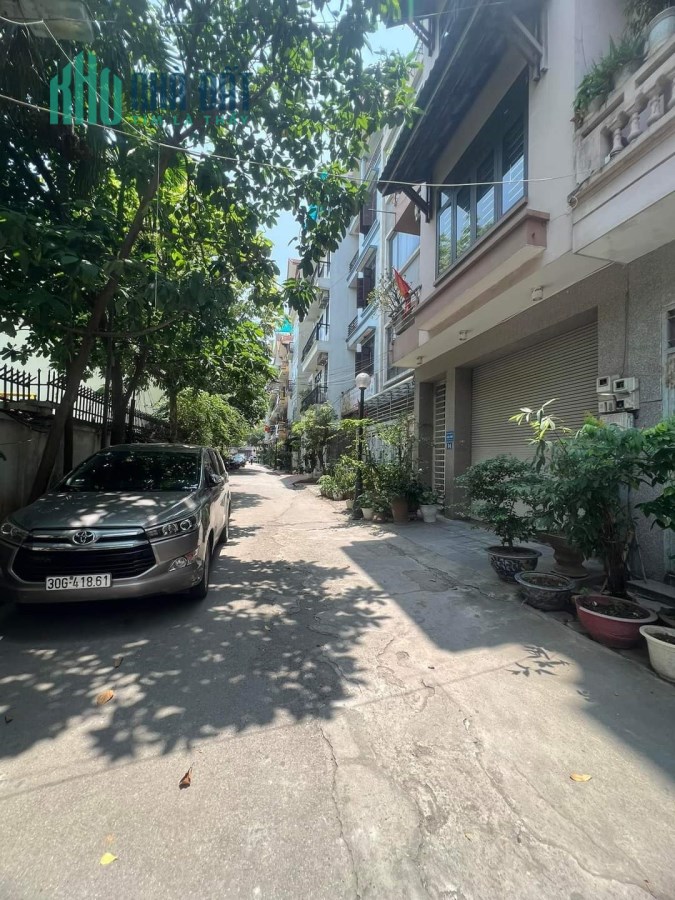 BÁN NHÀ QUẬN CẦU GIẤY- PHÂN LÔ LIỀN KỀ NGUYỄN VĂN HUYÊN. 82M X 4T. GÚA 19 TỶ.