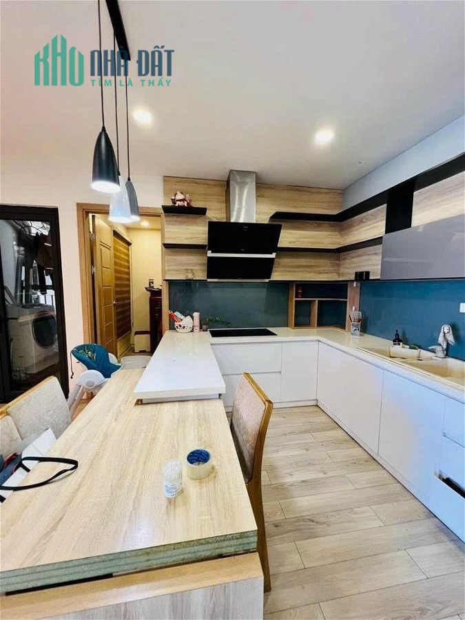 Cần bán 3PN chỉ với 5.2 tỷ, DT 124 m2  view thoáng sổ đỏ CC lâu dài slot oto