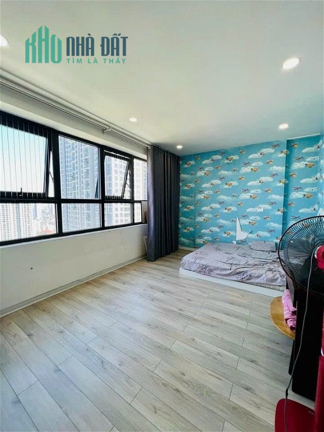 Cần bán 3PN chỉ với 5.2 tỷ, DT 124 m2  view thoáng sổ đỏ CC lâu dài slot oto