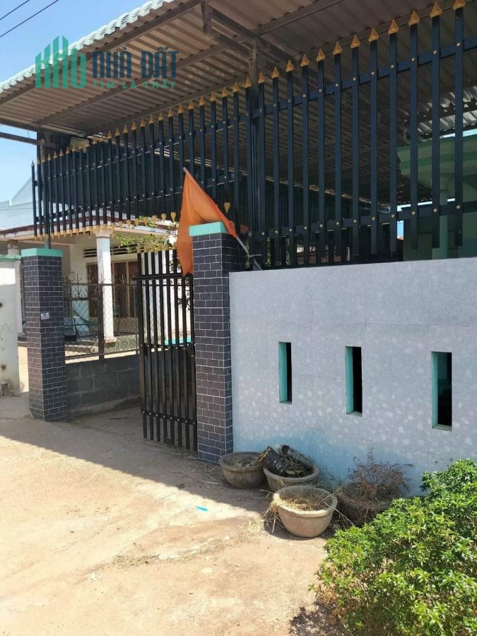 Bán 240m2 đất MT Hương Lộ 3 Xã Hòa Long SHR 3.5 tỷ. Lh:0911090000