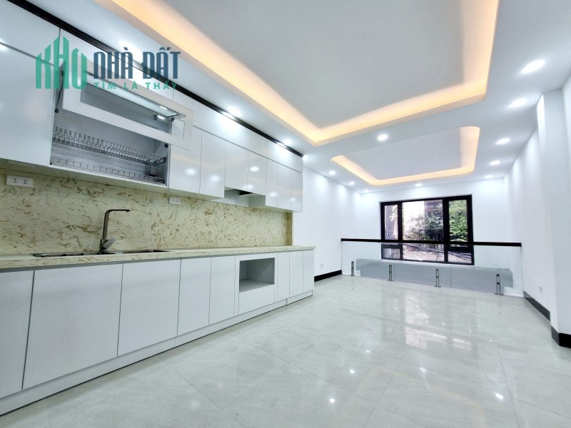 Nhà đẹp Ngọc Lâm, 6 tầng, thang máy, ngõ ô tô, kinh doanh, 47m2, MT 3.6m, giá 8.2 tỷ