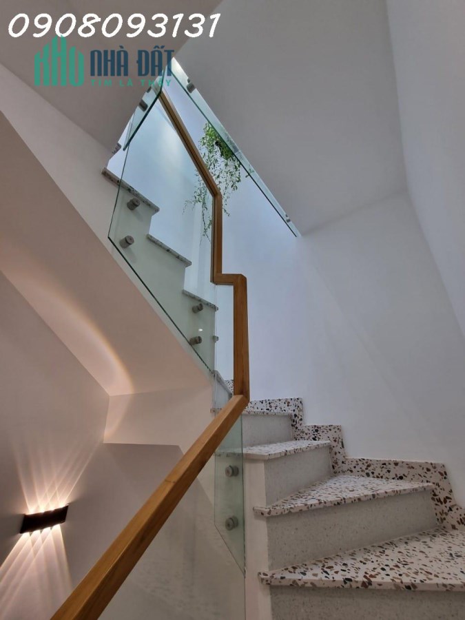 3131- Bán Nhà Phú Nhuận Huỳnh Văn Bánh 40M2 , 3 Tầng , 4PN , hẻm trước nhà 3m Giá 5 tỷ 450