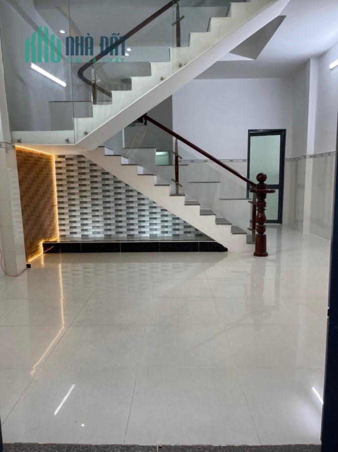 Bán nhà mặt tiền đường số 53 Hiêp Bình Chánh 60m hẻm xe hơi - 3 phòng ngủ