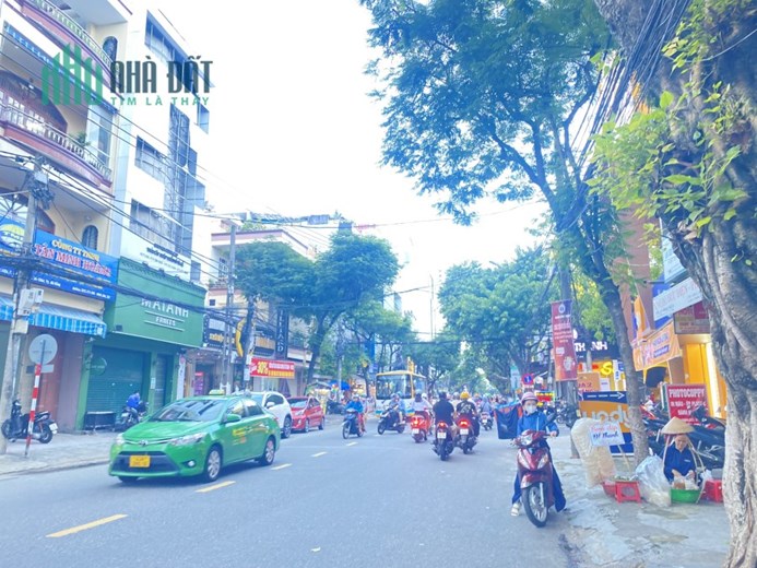 Hạ chào 8 tỷ 5 còn 5 tỷ 650tr  nhà 4 tầng mặt tiền Hà Huy Tập sát Điện Biên Phủ bán gấp