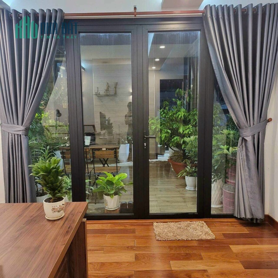 KHU ĐANG SỐNG, NHÀ TUYỆT ĐẸP NGAY TÂN SƠN NHÌ-ĐỘC LẬP. GIÁ 9.5 TỶ TL