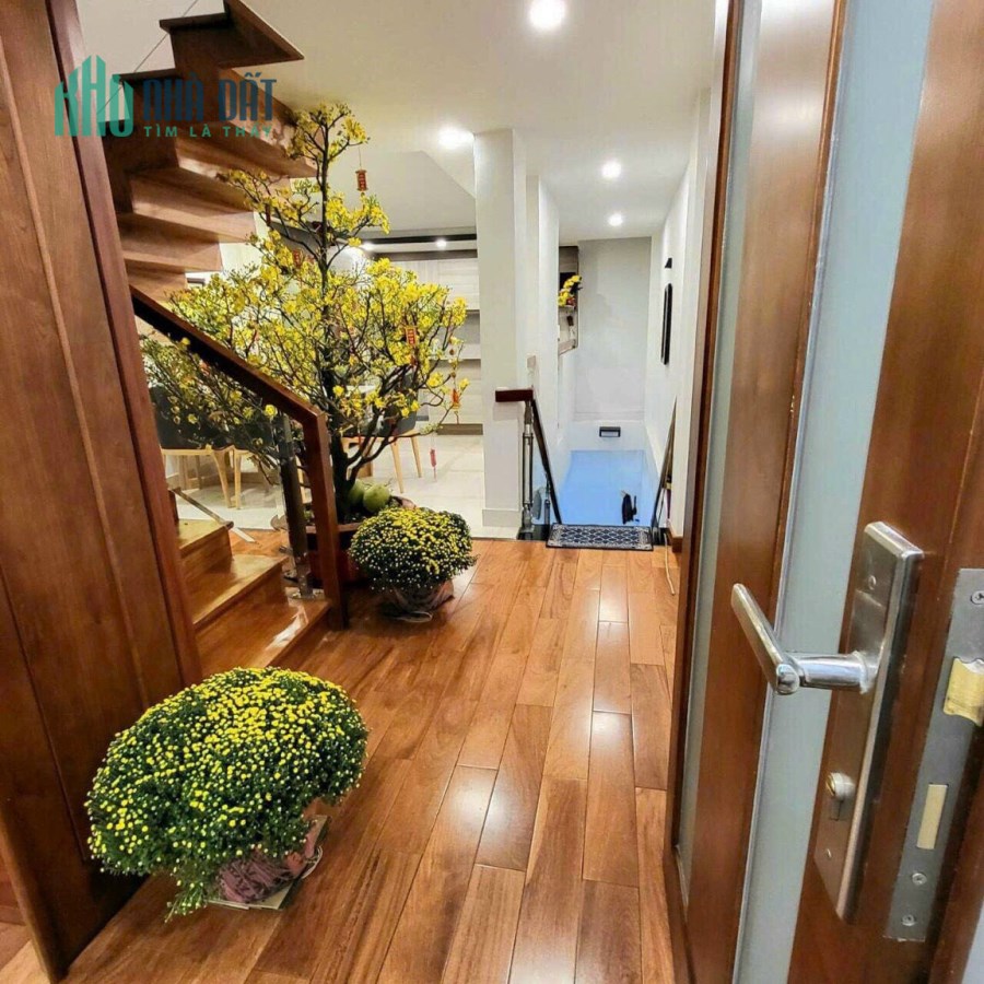 KHU ĐANG SỐNG, NHÀ TUYỆT ĐẸP NGAY TÂN SƠN NHÌ-ĐỘC LẬP. GIÁ 9.5 TỶ TL