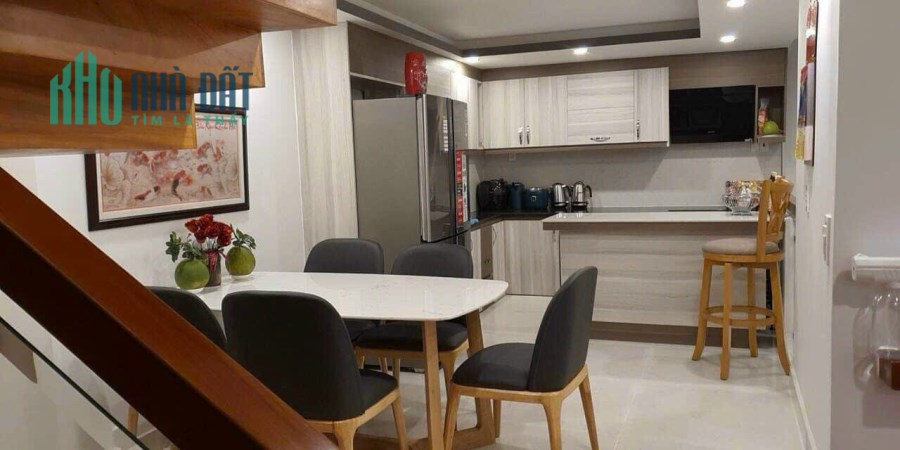 KHU ĐANG SỐNG, NHÀ TUYỆT ĐẸP NGAY TÂN SƠN NHÌ-ĐỘC LẬP. GIÁ 9.5 TỶ TL
