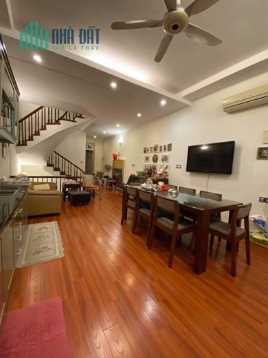 Bán nhà ngõ 61 Phạm Tuấn Tài, cầu Giấy 50m² x 6 T x MT 4.5m x giá nhỉnh 12 tỷ. KD, nhà đẹp