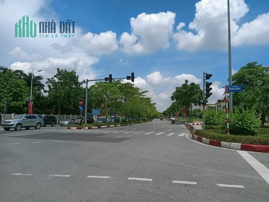 Bán Đất mặt phố Thạch Bàn 296m² Đất, MT 14m, Chào giá 26.8 tỷ Long Biên. Chi tiết liên hệ :