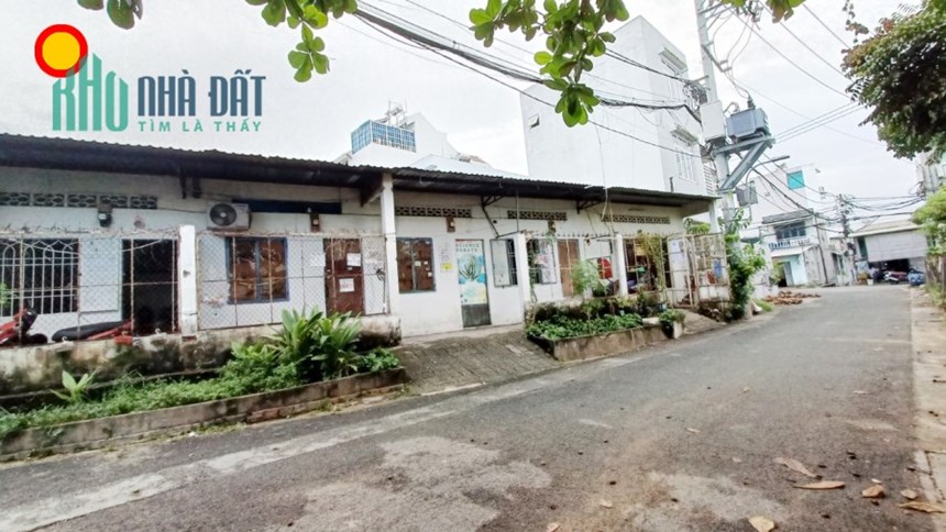 Bán nhà Linh Xuân, Thủ Đức. DT: 7.5m x 17m, đường xe tải, giá hơn 5 tỷ.