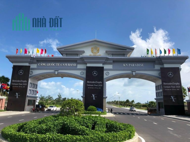Chính chủ cần bán căn liền kề mặt biển tại dự án KN Paradise Cam Ranh, DT 108m2, view công viên
