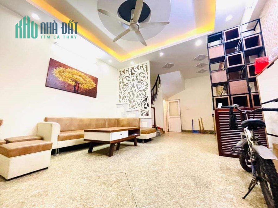 CỰC PHẨM CÂU GIẤY , TẶNG FULL NỘI THẤT ,NGÕ NÔNG , NHÀ ĐẸP  4.7 TỶ
