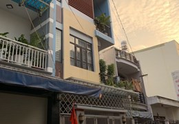 Nhà Tân Phú, gần Gò Dầu đại siêu thị Aeon, 1trệt 3lầu, hẻm xe tải, 5 phòng ngủ giá 9.5 tỷ thương