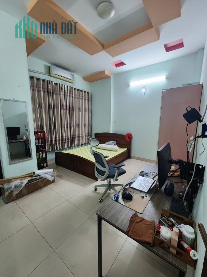 Nhà Tân Phú, gần Gò Dầu đại siêu thị Aeon, 1trệt 3lầu, hẻm xe tải, 5 phòng ngủ giá 9.5 tỷ thương
