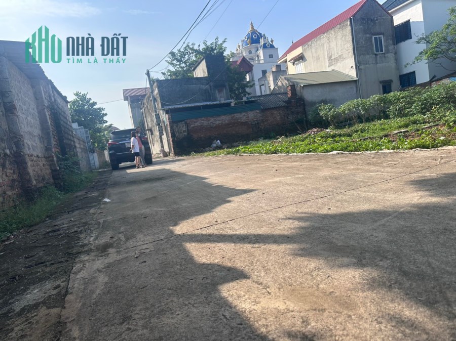 mở bán cụm 4 lô xã đồng lạc , chương Mỹ chỉ hơn 800tr 
- diện tích 88m sổ đẹp như tranh vẽ 
- đường