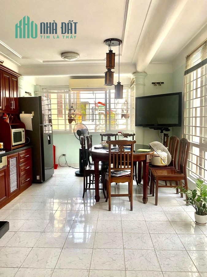 Lô góc , kinh doanh ,ô tô 45m2,mua bán nhà riêng Hoa Bằng Yên Hòa Cầu Giấy 8 tỷ 5