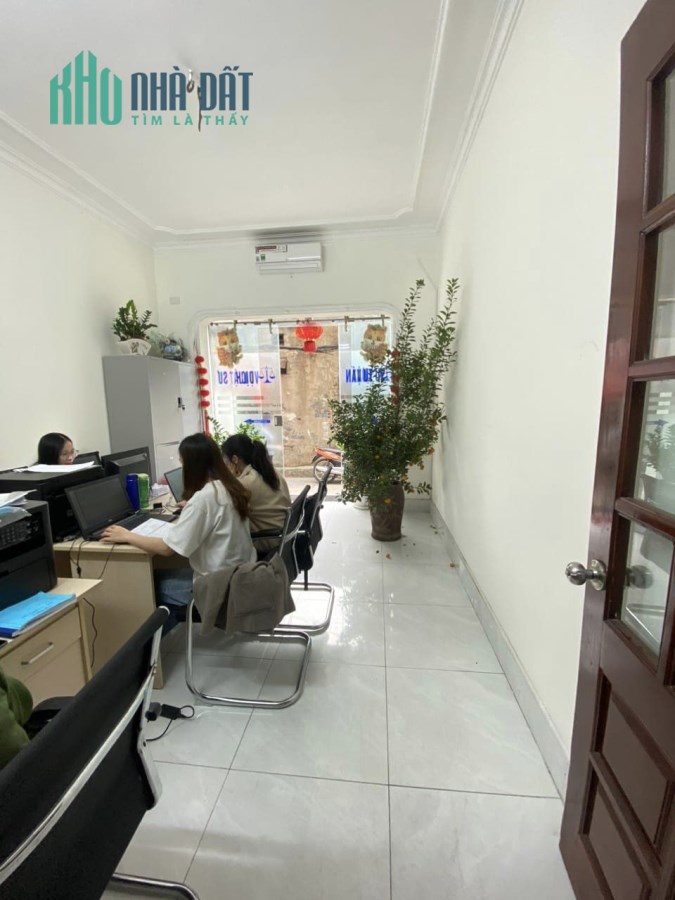 Bán nhà Hoàng Quốc Việt 113m², 4 tầng, MT 7.9m, chào giá 20.5 Tỷ Cầu Giấy