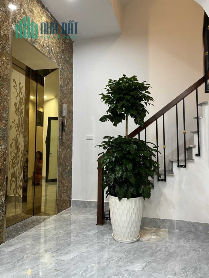 LÔ GÓC, THANG MÁY, Ô TÔ GẦN 46M2, 7T, 7.8 TỶ - LÊ TRỌNG TẤN - THANH XUÂN - HN.