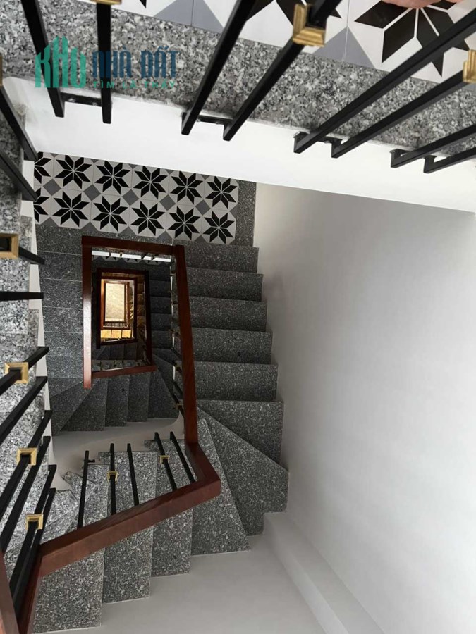 LÔ GÓC, THANG MÁY, Ô TÔ GẦN 46M2, 7T, 7.8 TỶ - LÊ TRỌNG TẤN - THANH XUÂN - HN.