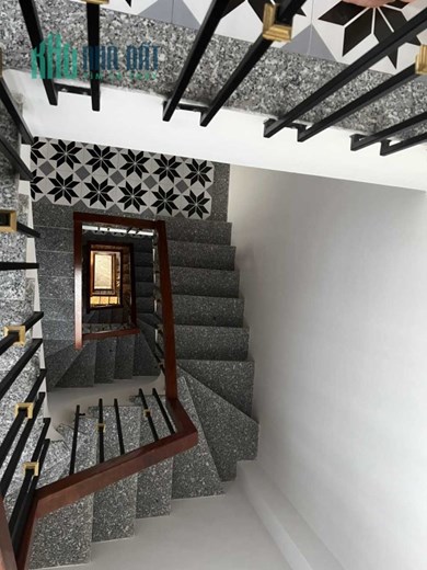 LÔ GÓC, THANG MÁY, Ô TÔ GẦN 46M2, 7T, 7.8 TỶ - LÊ TRỌNG TẤN - THANH XUÂN - HN.