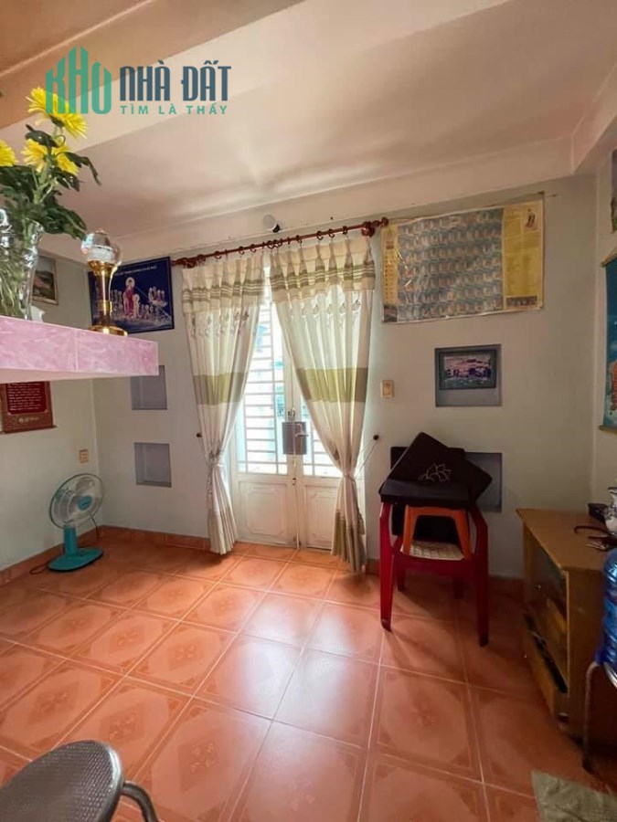 Bán nhà gấp nhà 73.4m2 khu phân lô, hẻm ôtô Phan Văn Hớn quận 12 giá chỉ 3.930 tỷ.