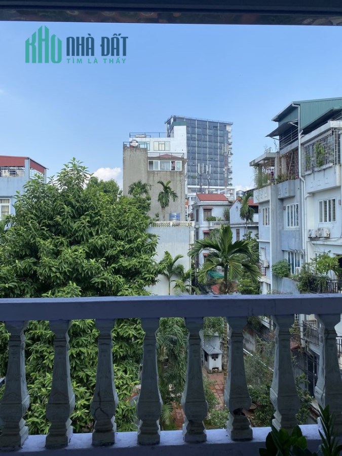 Bán nhà Lạc Long Quân 113,6m², 3 tầng, MT 6.8m, chào giá 14.7tỷ Tây Hồ