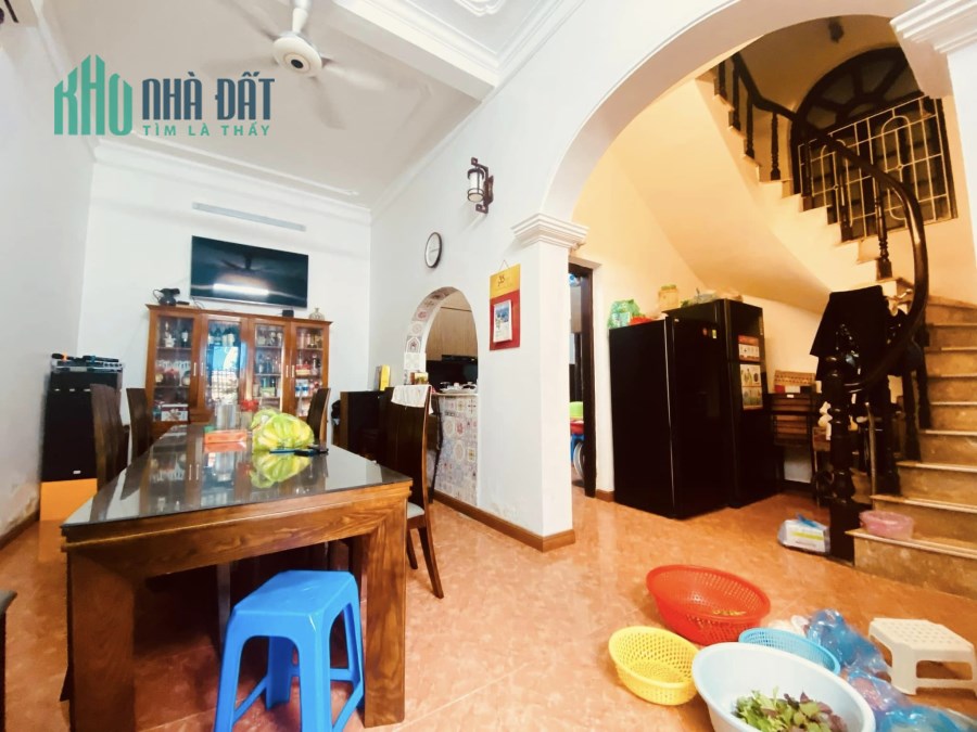 O9 Z6 Z8 5559 Bán nhà mặt phố Âu Cơ 120m², 3 tầng, MT 5.5m, chào giá 28.8 Tỷ Tây Hồ. Mua mua mua...