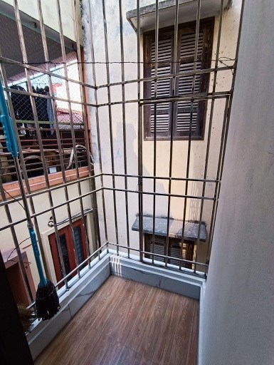Đảm bảo phòng cháy chữa cháy. Thang máy và cầu thang bộ đầy đủ.