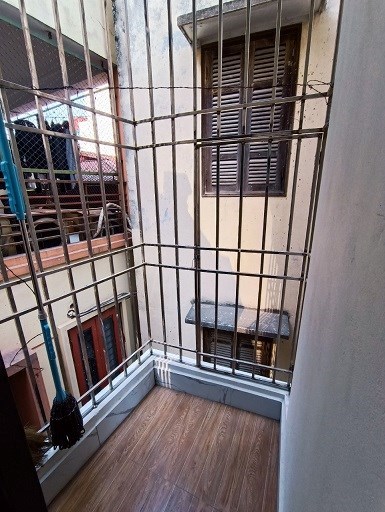 Đảm bảo phòng cháy chữa cháy. Thang máy và cầu thang bộ đầy đủ.