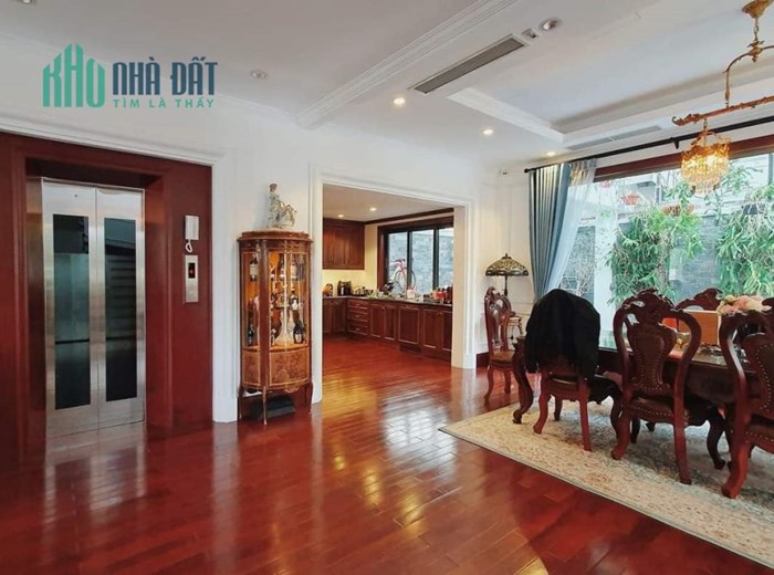 Biệt thự mặt đường Lưu Khánh Đàm, Nguyễn Văn Ninh KĐT Việt Hưng view công viên 268m2 chỉ 46.8 tỷ.