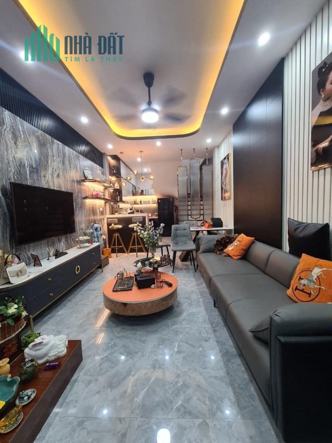 💥NỘI THẤT 5 SAO💥Bán nhà Trần Trái Tông 36m*5T, xe 5 tạ đỗ cổng, 40m ra phố, 5.9 tỷ
