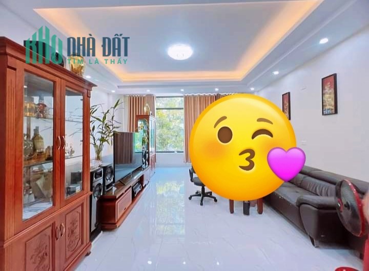 Bán nhà  Nguyễn Khánh Toàn Cầu Giấy, lô góc, ô tô, kinh doanh vô địch 70m5t giá 22 tỷ