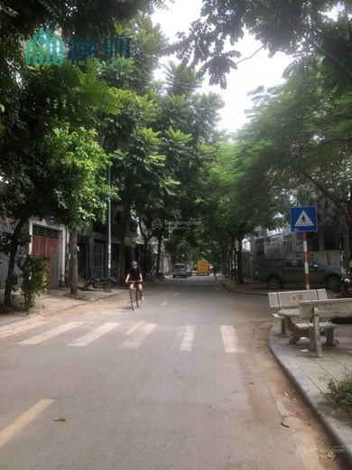 CHÍNH CHỦ BÁN NHÀ PHỐ LÊ TRỌNG TẤN, HÀ ĐÔNG MẶT VƯỜN HOA, VỊ TRÍ ĐẸP KINH DOANH TỐT.