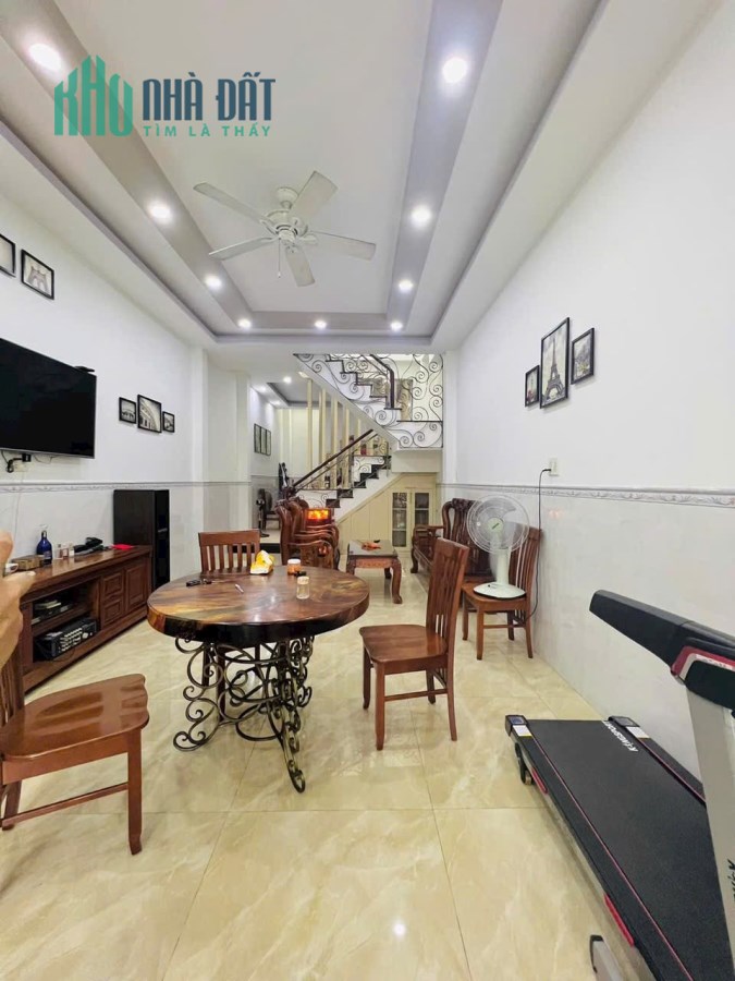 Định Cư Mỹ Gấp Bán Nhà Đất Thánh, Giáp Quận 10, 92m2, 5 Tầng, Dòng Tiền 30tr, Nhỉnh 17 Tỷ