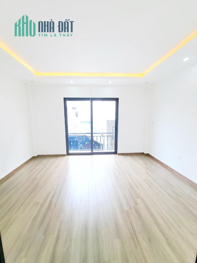 NHÀ CỔ NHUẾ GẦN PHẠM VĂN ĐỒNG 35M2*6 TẦNG TM, 2 MẶT THOÁNG, GẦN OTO, GIÁ HƠN 4.5 TỶ