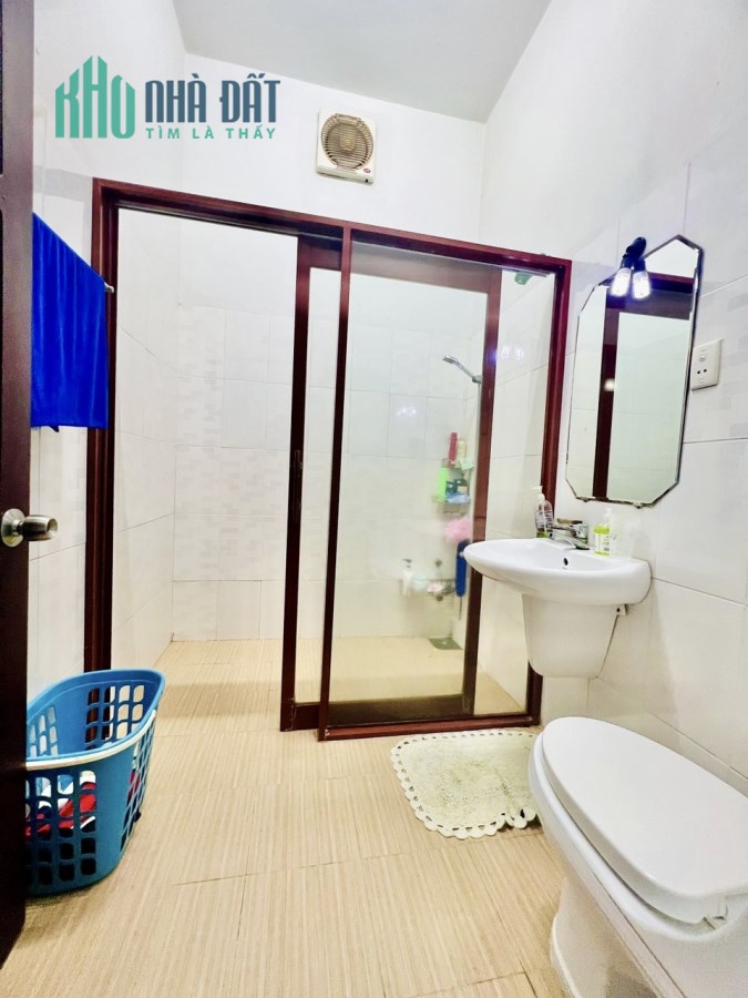 BÁN NHÀ HXH THÔNG 4TẦNG 5Mx14M 5PN - ĐƯỜNG TÂN QUÝ QUẬN TÂN PHÚ.