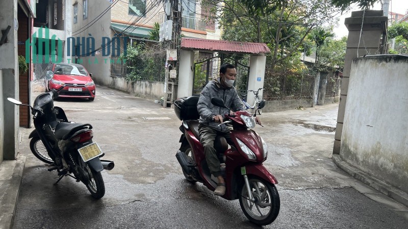 Bán đất Hà Huy Tập, Yên Viên, rộng 48m, mặt tiền: 5m, oto vào đất, chào 2 tỷ 8